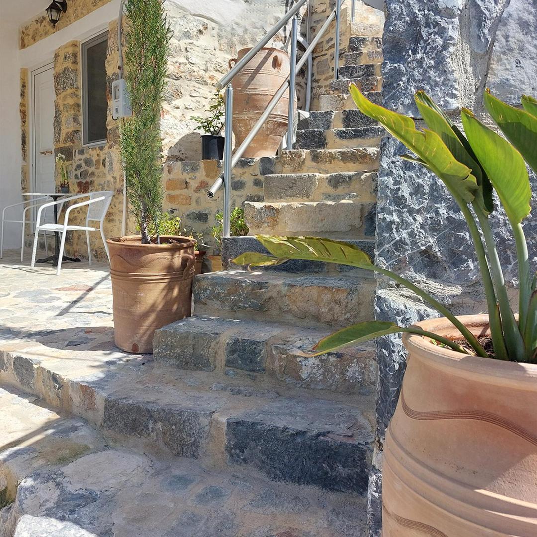 Roza Stone Studio & Suite Goníai المظهر الخارجي الصورة