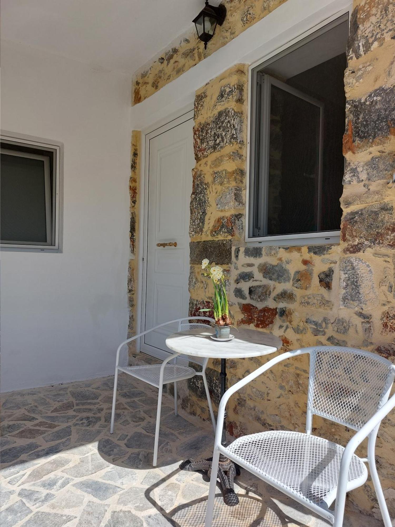 Roza Stone Studio & Suite Goníai المظهر الخارجي الصورة