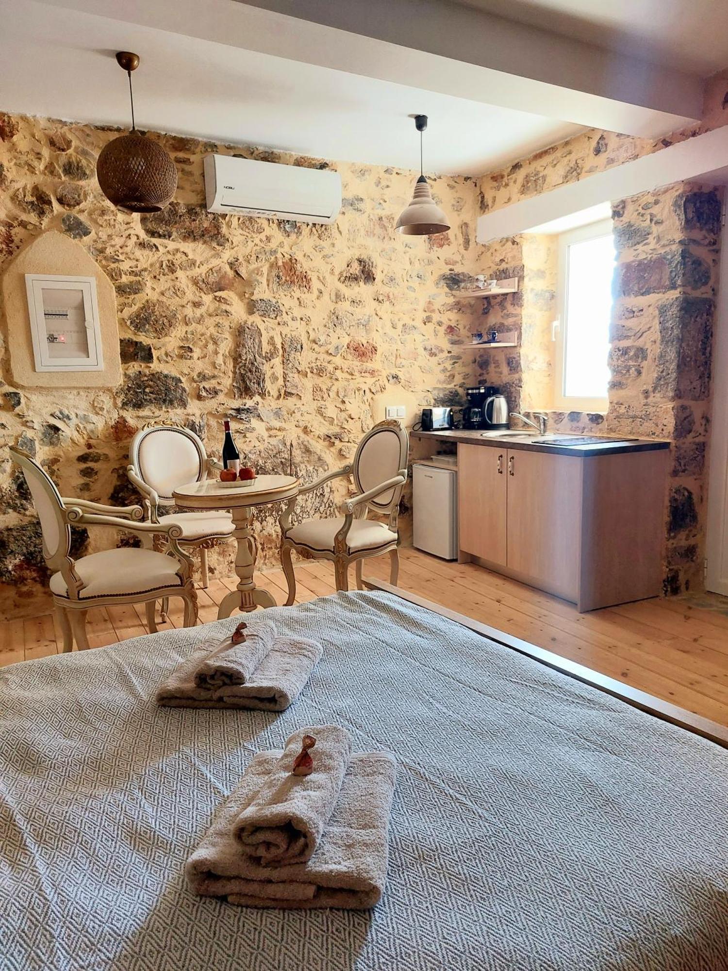 Roza Stone Studio & Suite Goníai المظهر الخارجي الصورة